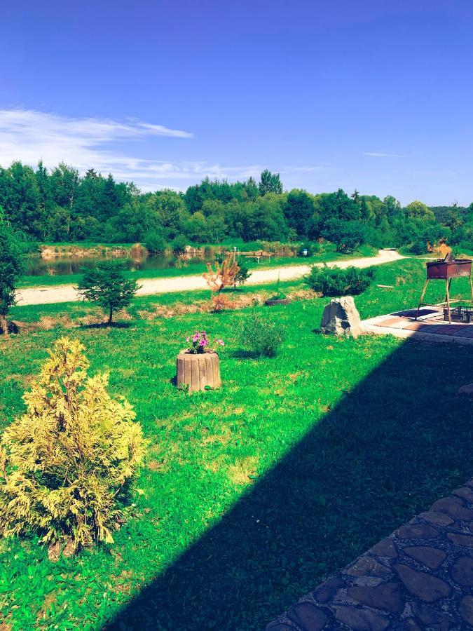 Готель Явір Агро Vyshnivtsi Exterior photo